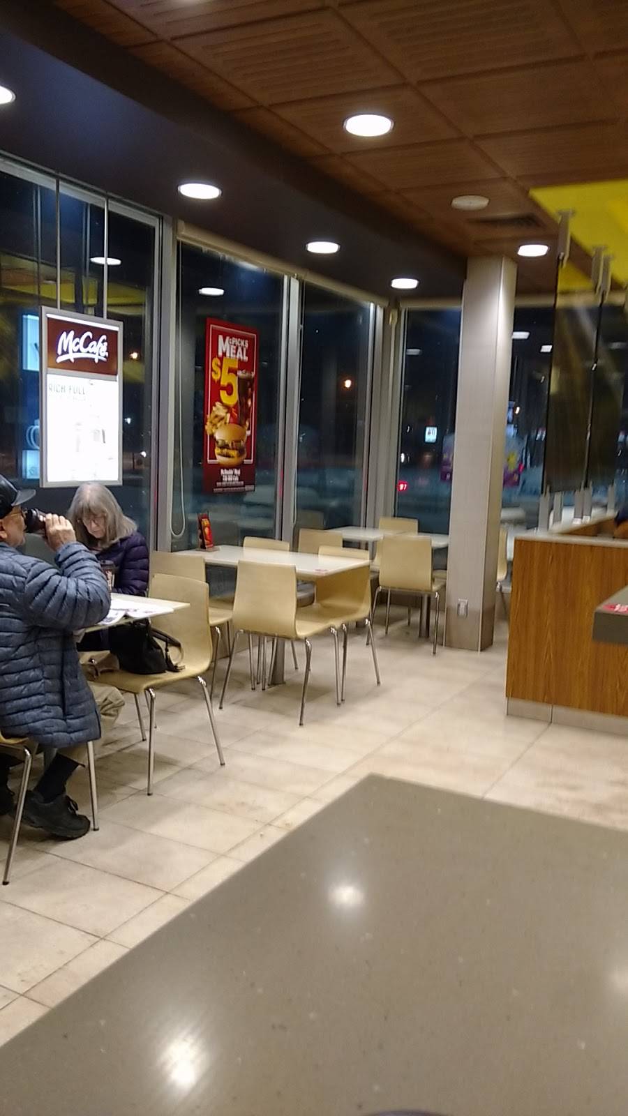 McDonalds | cafe | Willowcreek Centre, 400 Lansdowne St E, Peterborough, ON K9J 6X9, Canada | 7057412887 OR +1 705-741-2887