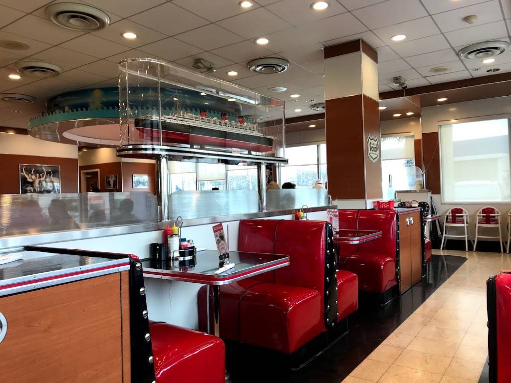 Rubys Diner | restaurant | 6405 Pacific Coast Hwy, Long Beach, CA 90803, USA | 5625961914 OR +1 562-596-1914