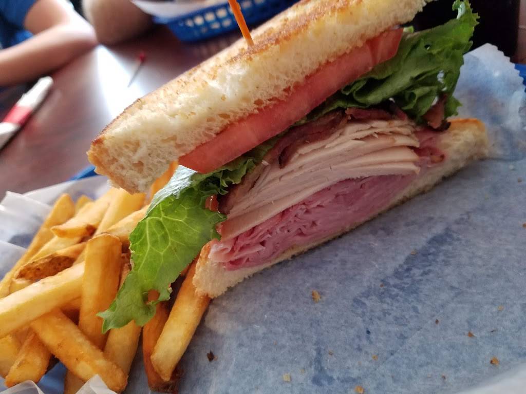 Central Lake Tavern | restaurant | 2443 Main St, Central Lake, MI 49622, USA | 2315449800 OR +1 231-544-9800