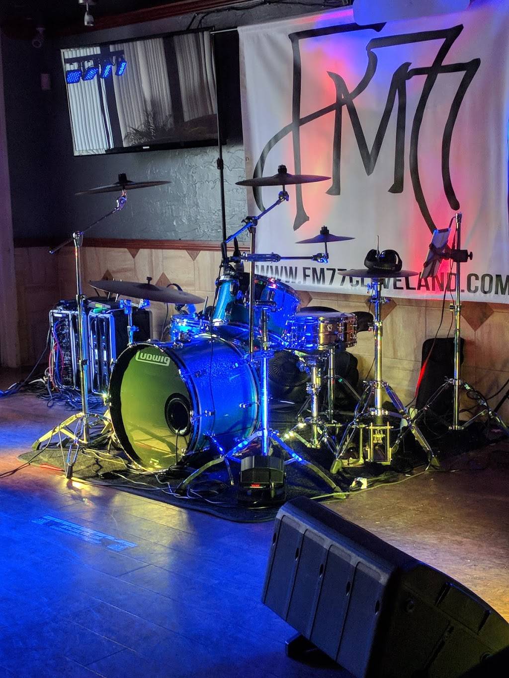 Sports Fanatics Bar & Grille | restaurant | 31640 Vine St, Willowick, OH 44095, USA | 4403470980 OR +1 440-347-0980