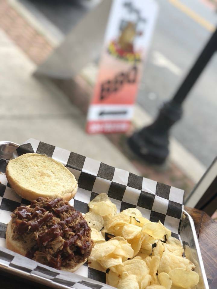 TeeDawgs BBQ | restaurant | 307 W Washington St, Charles Town, WV 25414, USA | 3047252271 OR +1 304-725-2271