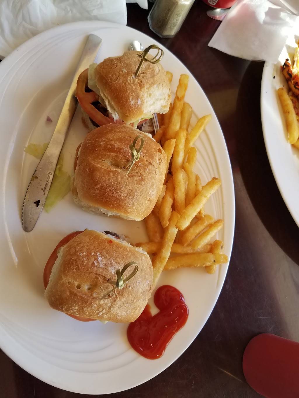 Bistro Burger | restaurant | 605 Middle Neck Rd, Great Neck, NY 11023, USA | 5163219260 OR +1 516-321-9260