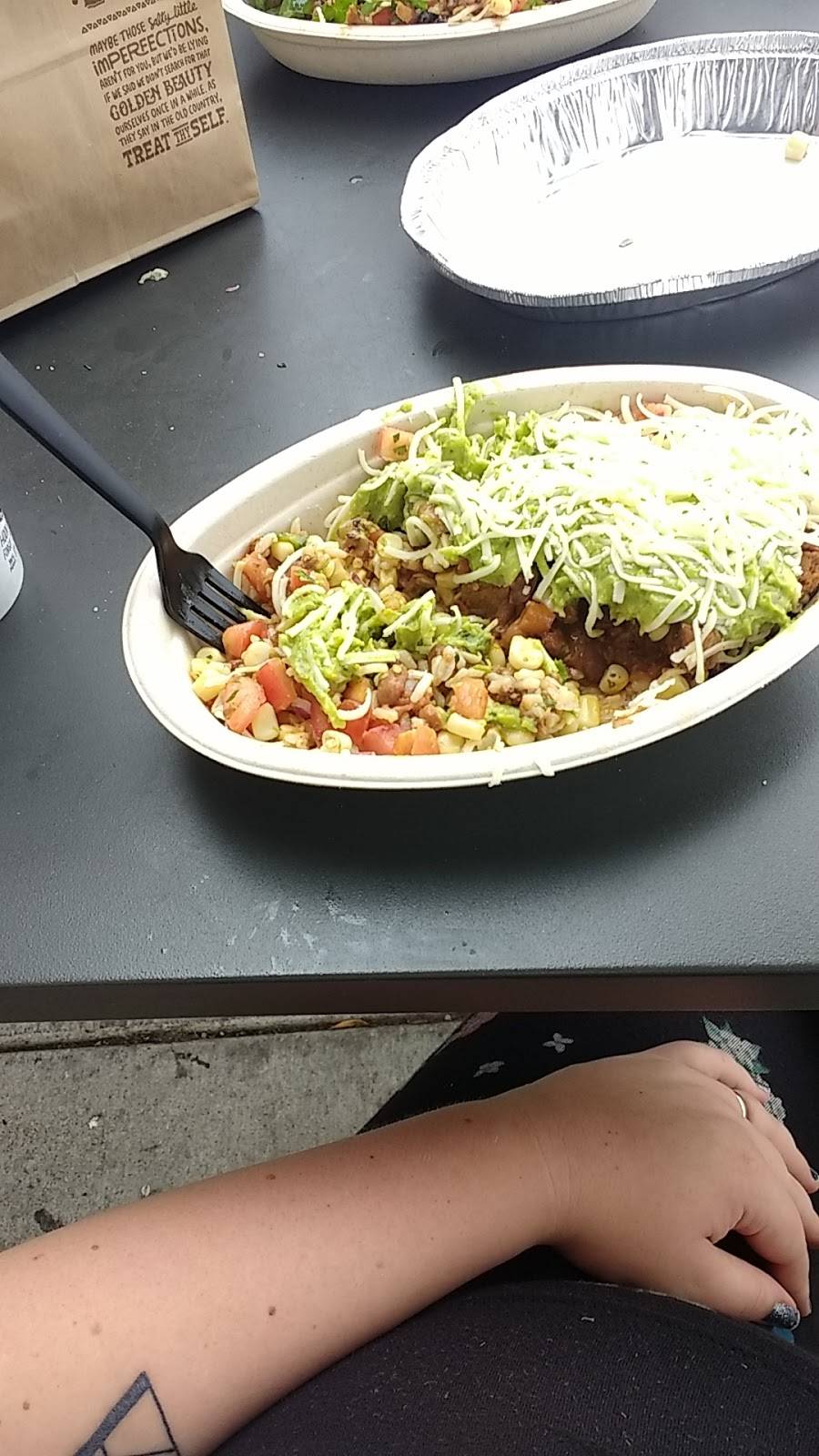 Chipotle Mexican Grill | restaurant | 1922 Niles Cortland Rd SE, Warren, OH 44484, USA | 3305449256 OR +1 330-544-9256