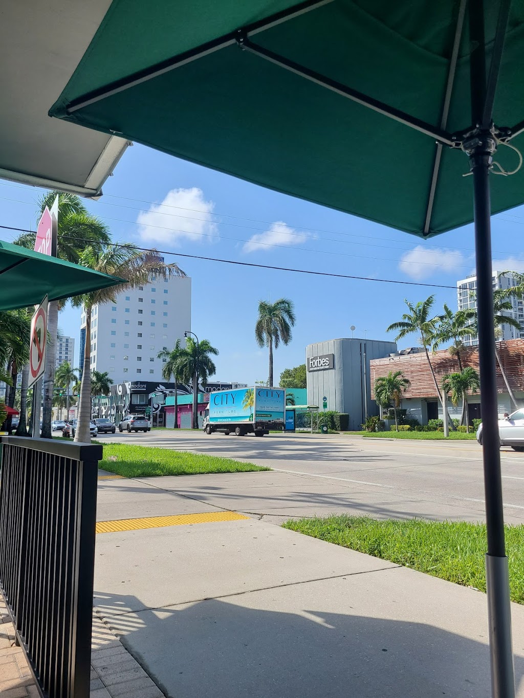 Starbucks | cafe | 2937 Biscayne Blvd, Miami, FL 33137, USA | 3055730727 OR +1 305-573-0727