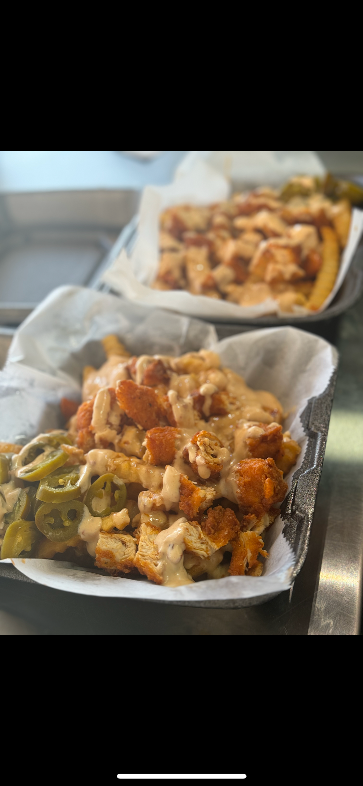 Twinz grill | restaurant | 11030 Morang Ave, Detroit, MI 48224, USA | 3137825282 OR +1 313-782-5282