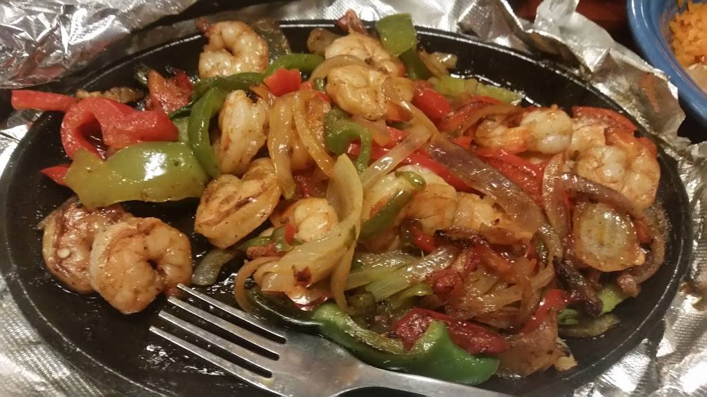 Casa del Mar Mexican Restaurant bar | restaurant | 3725 S Cleveland Massillon Rd, Barberton, OH 44203, USA | 3308256000 OR +1 330-825-6000