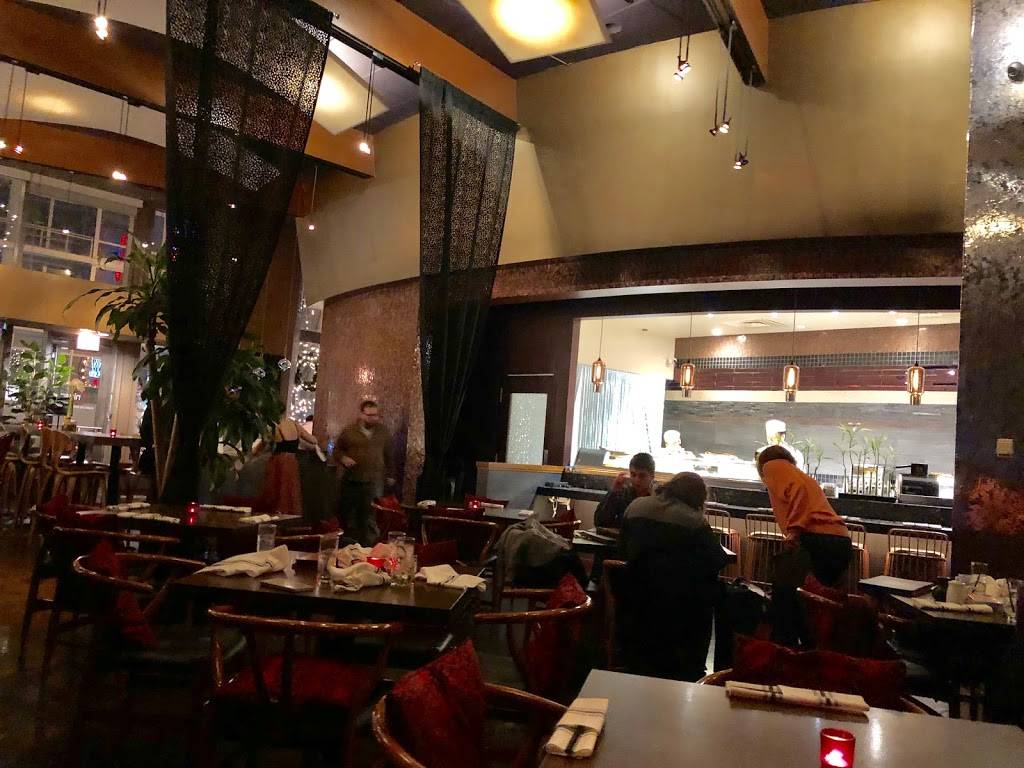 Niu Japanese Fusion Lounge | restaurant | 332 E Illinois St, Chicago, IL 60611, USA | 3125272888 OR +1 312-527-2888