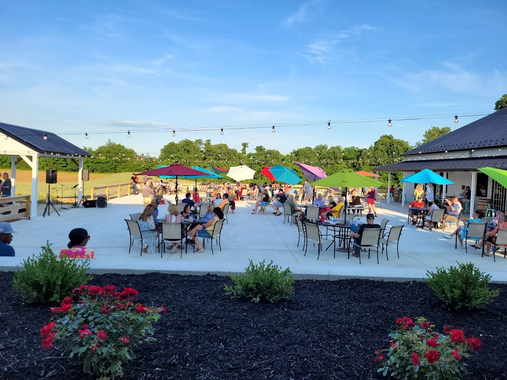 Black Draft Farm & Distillery | restaurant | 2878 Dry Run Rd, Martinsburg, WV 25403, USA | 5406860100 OR +1 540-686-0100