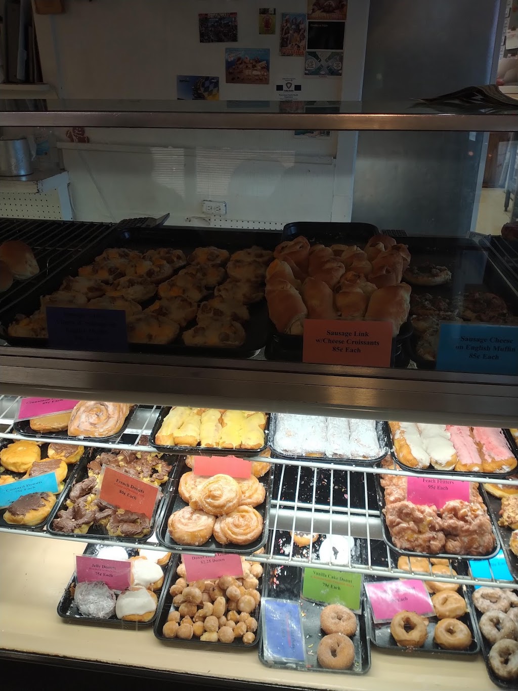 Steinecks Donuts & Cakes | bakery | 8441 S High Ext, Mineral City, OH 44656, USA | 3308592212 OR +1 330-859-2212