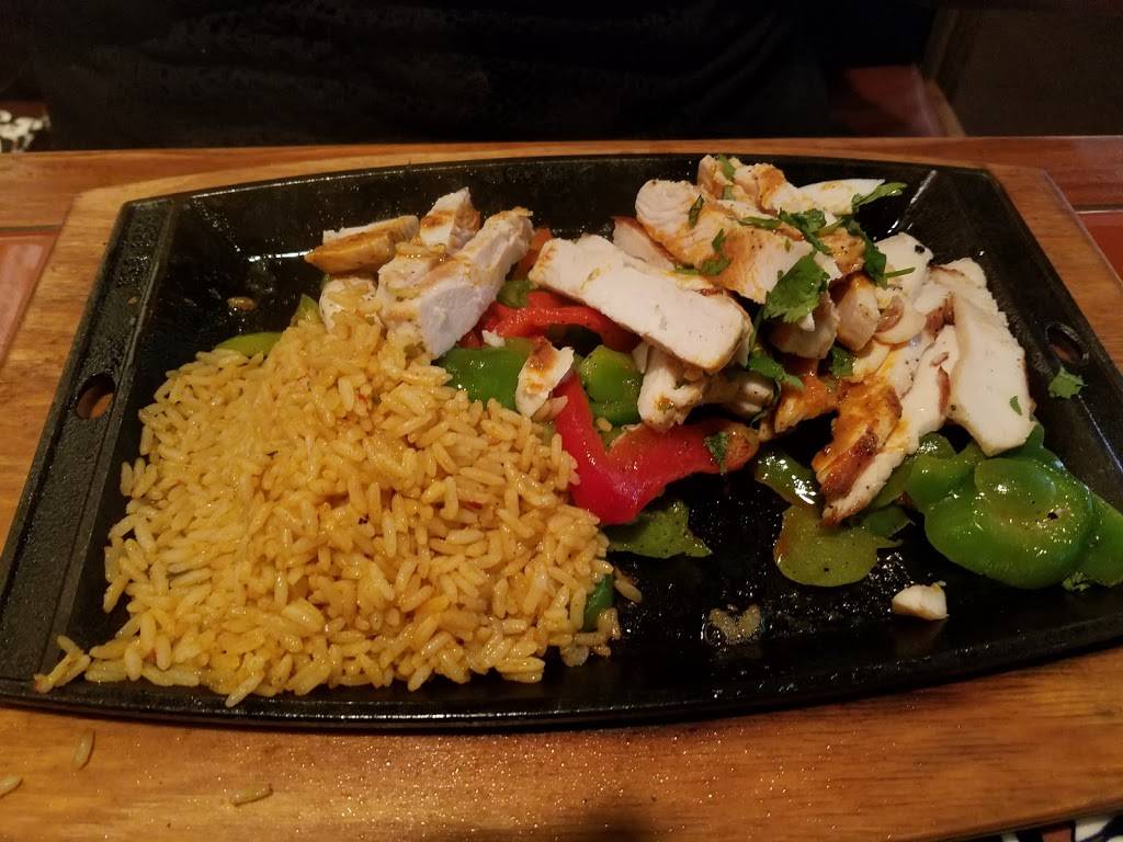 Chilis Grill & Bar | meal takeaway | 1041 S Sutton Rd, Streamwood, IL 60107, USA | 6304832352 OR +1 630-483-2352