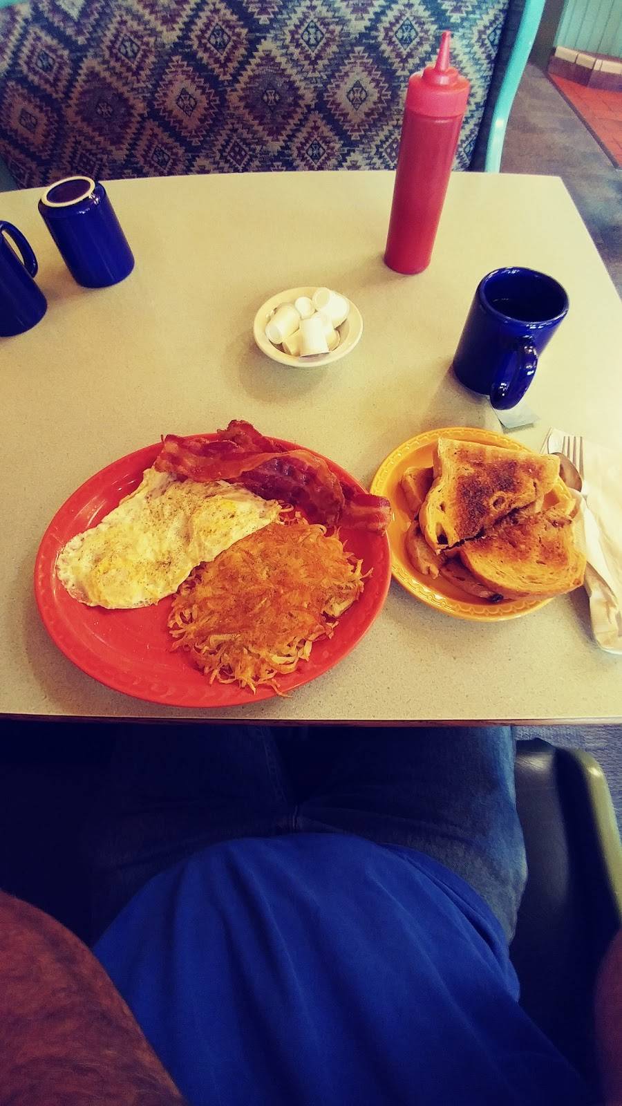 Frontier Restaurant | restaurant | 9679 Western Way, Amherst, WI 54406, USA | 7158242033 OR +1 715-824-2033