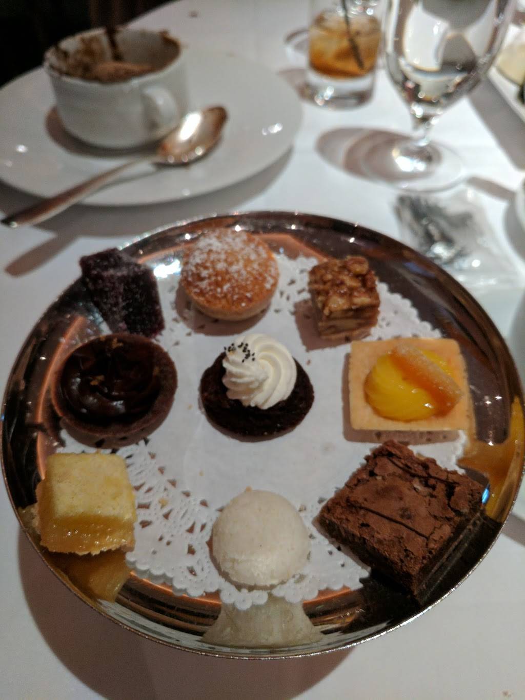 Gary Danko | restaurant | 800 North Point St, San Francisco, CA 94109, USA | 4157492060 OR +1 415-749-2060