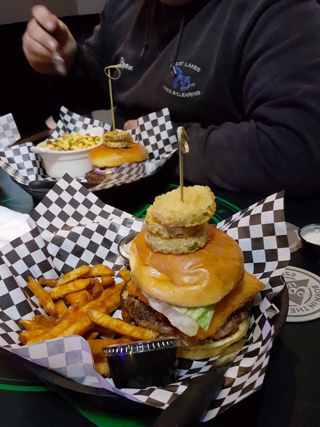 The Tap Room | restaurant | 1301 Milwaukee Ave, South Milwaukee, WI 53172, USA | 4147669725 OR +1 414-766-9725