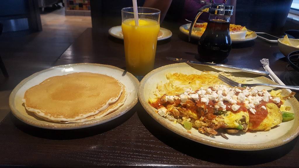 Chris @ The Docket | restaurant | 100 N Tucker Blvd, St. Louis, MO 63101, USA | 3149774615 OR +1 314-977-4615