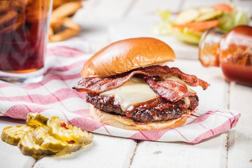 Famous Daves Bar-B-Que | restaurant | 3211 Northdale Blvd NW, Coon Rapids, MN 55448, USA | 7634219467 OR +1 763-421-9467