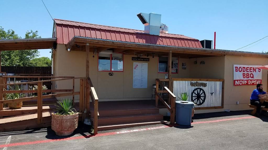 Bodeens Bbq | restaurant | 5913 Azle Ave, Fort Worth, TX 76114, USA | 6827087151 OR +1 682-708-7151