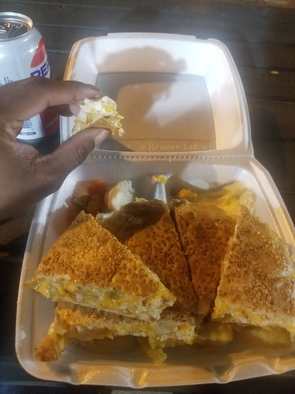 Abu Omar Halal Austin | restaurant | 2718 Guadalupe St, Austin, TX 78705, USA | 5125579818 OR +1 512-557-9818