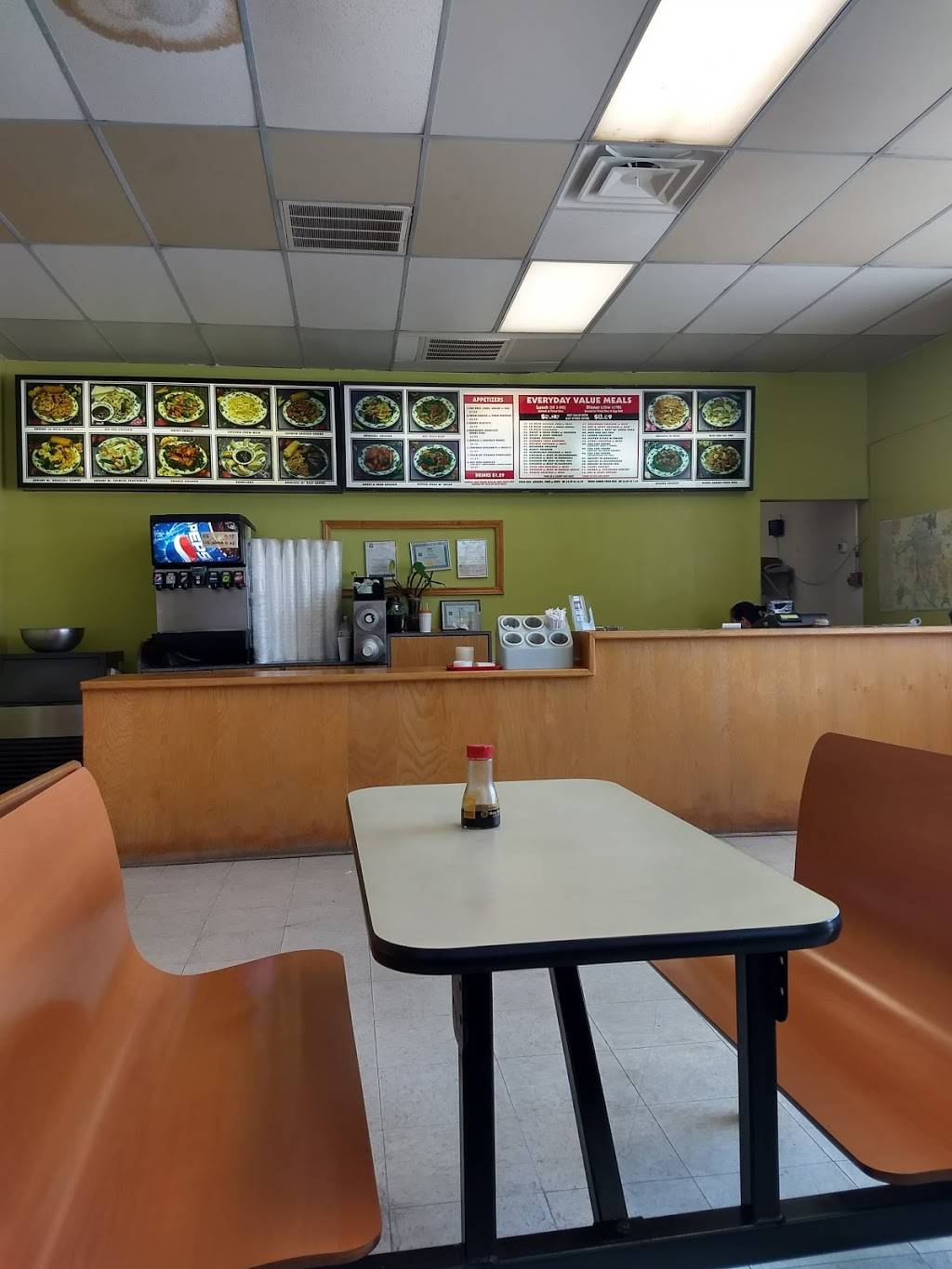 Hot Wok | restaurant | 8741 S Lewis Ave, Tulsa, OK 74137, USA | 9182990279 OR +1 918-299-0279