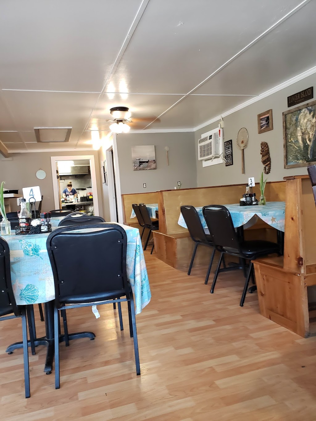 Lorraines Seafood Restaurant | restaurant | 4409 Chambers Ln, Tangier, VA 23440, USA | 7578912225 OR +1 757-891-2225