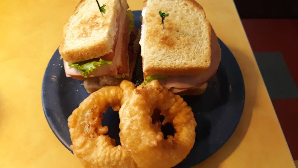 Dilberts | restaurant | 11303 US-31, Interlochen, MI 49643, USA | 2312753005 OR +1 231-275-3005