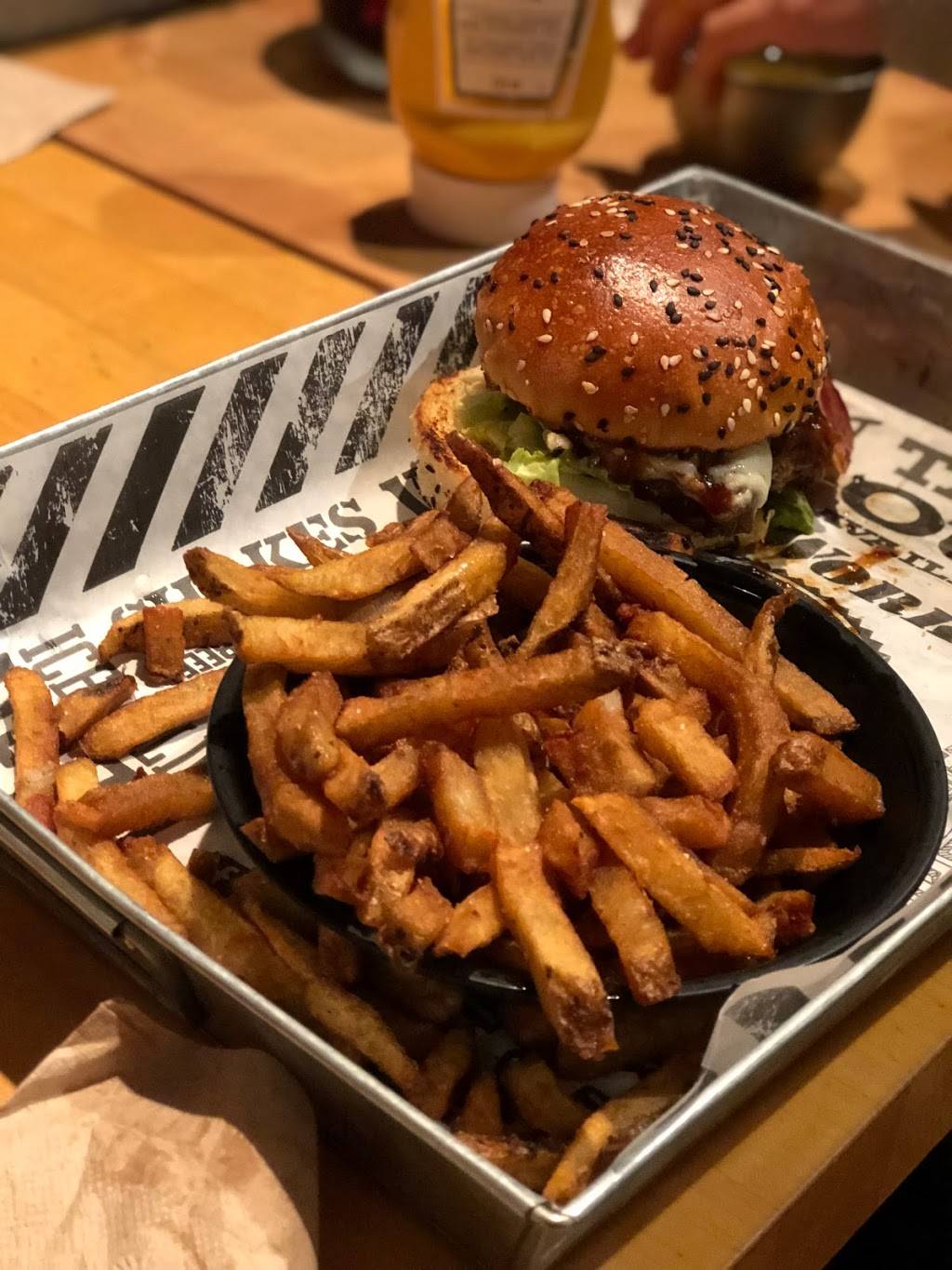 The Works | restaurant | 190 Main St E, Milton, ON L9T 1N8, Canada | 9058750700 OR +1 905-875-0700