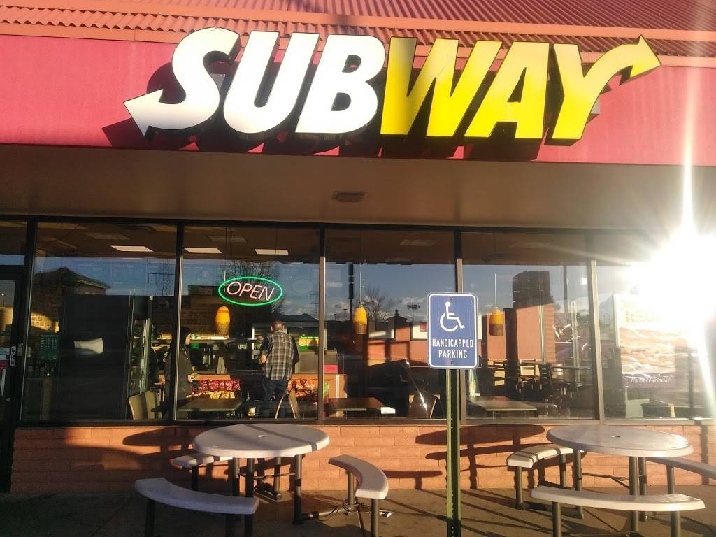 Subway | meal takeaway | 4990 Kipling St Suite 10, Wheat Ridge, CO 80033, USA | 3034256325 OR +1 303-425-6325