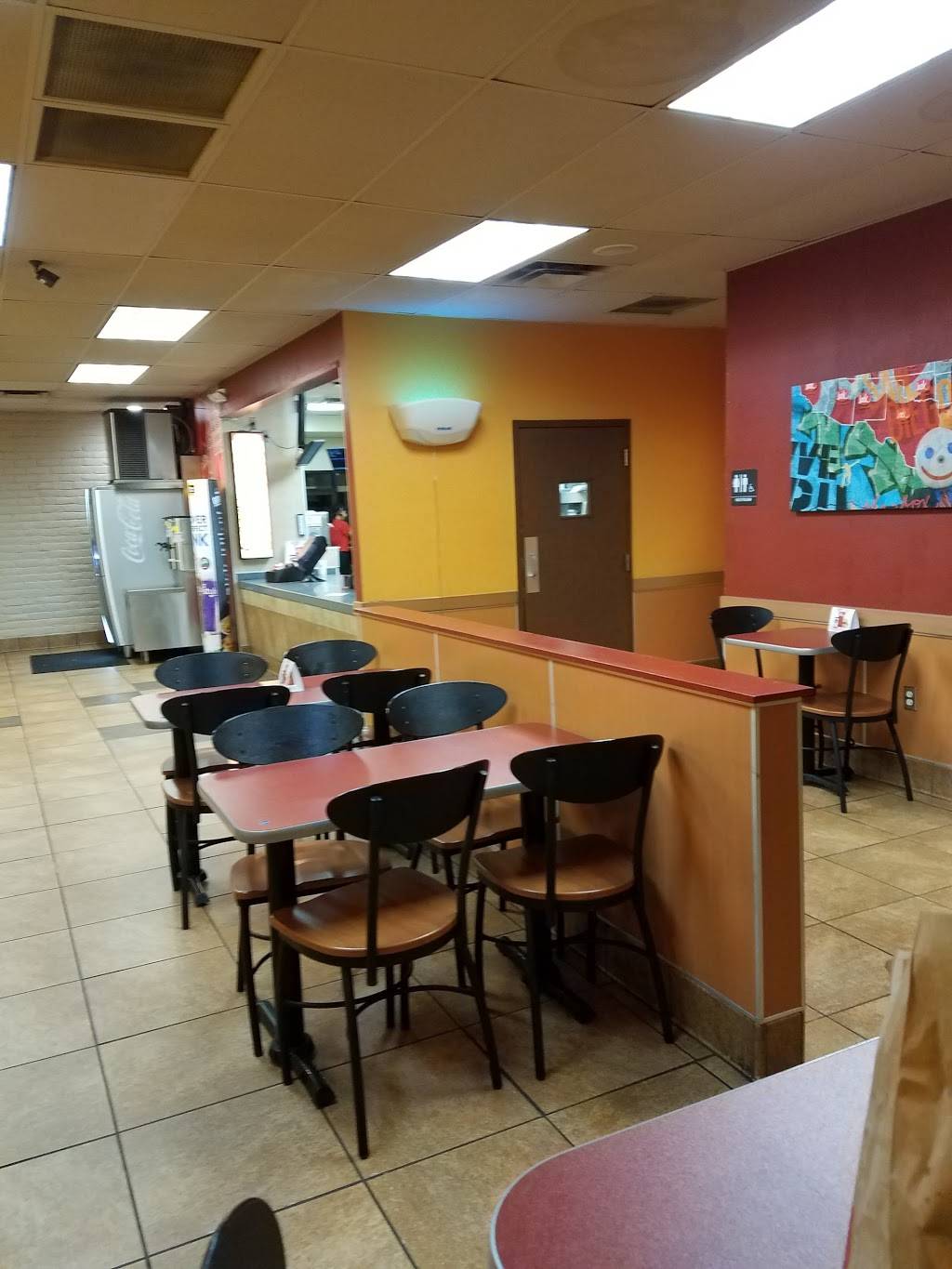 Jack in the Box | restaurant | 1619 Bandera Rd, San Antonio, TX 78228, USA | 2104339714 OR +1 210-433-9714