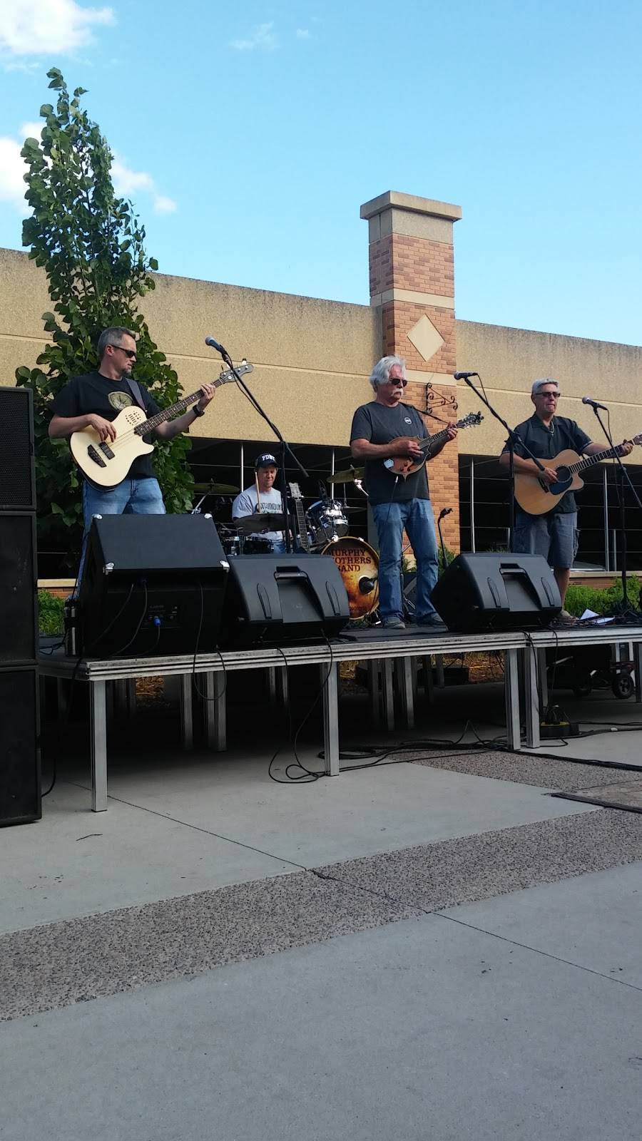 Rounders Sports Bar & Grill | restaurant | 414 S Front St, Mankato, MN 56001, USA | 5073887767 OR +1 507-388-7767