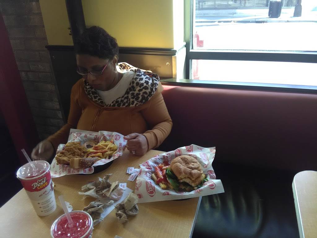 Raising Canes Chicken Fingers | meal takeaway | 825 Washington Ave SE #103, Minneapolis, MN 55414, USA | 6123783243 OR +1 612-378-3243