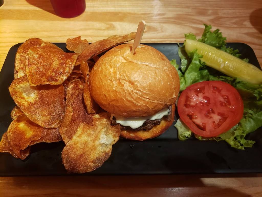 Moosehead Hoof & Ladder | restaurant | 7989 Columbia Rd, Olmsted Falls, OH 44138, USA | 4402355511 OR +1 440-235-5511