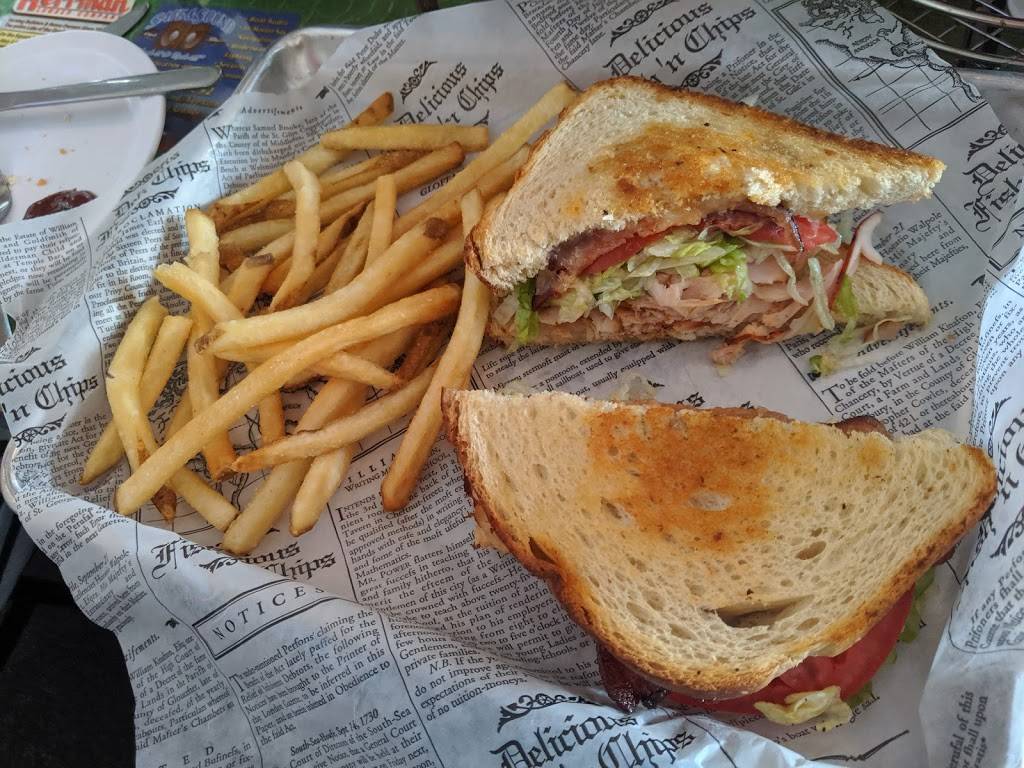 Shady Gators | restaurant | 132 Sweet William Rd, Lake Ozark, MO 65049, USA | 5733656464 OR +1 573-365-6464