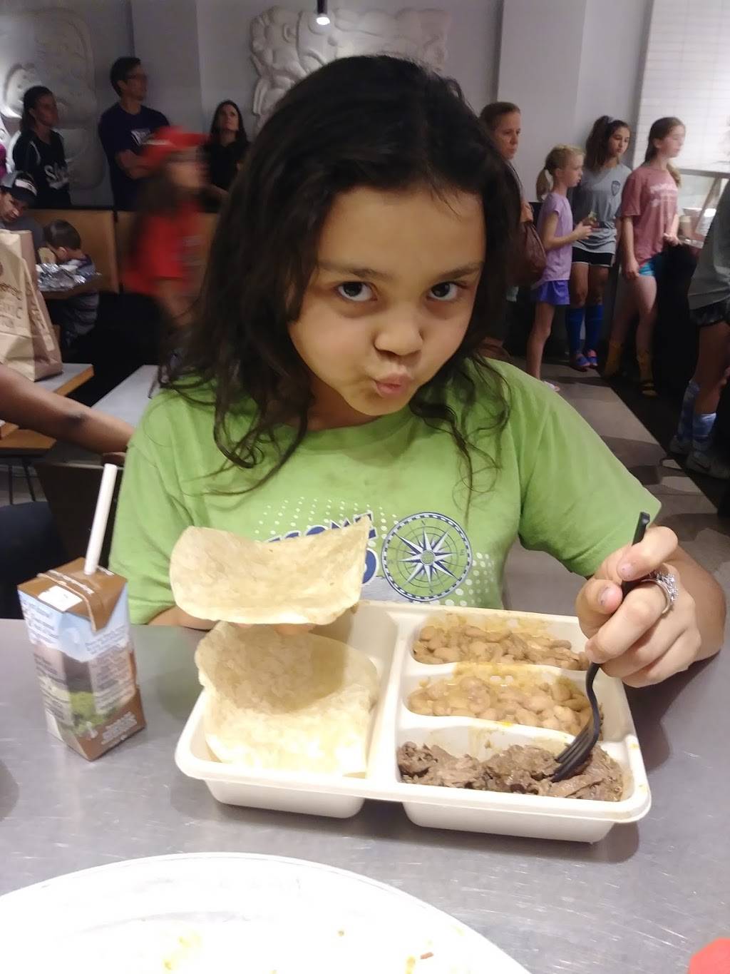 Chipotle Mexican Grill | restaurant | 100 E Camelback Rd Ste 196, Phoenix, AZ 85012, USA | 6022009416 OR +1 602-200-9416