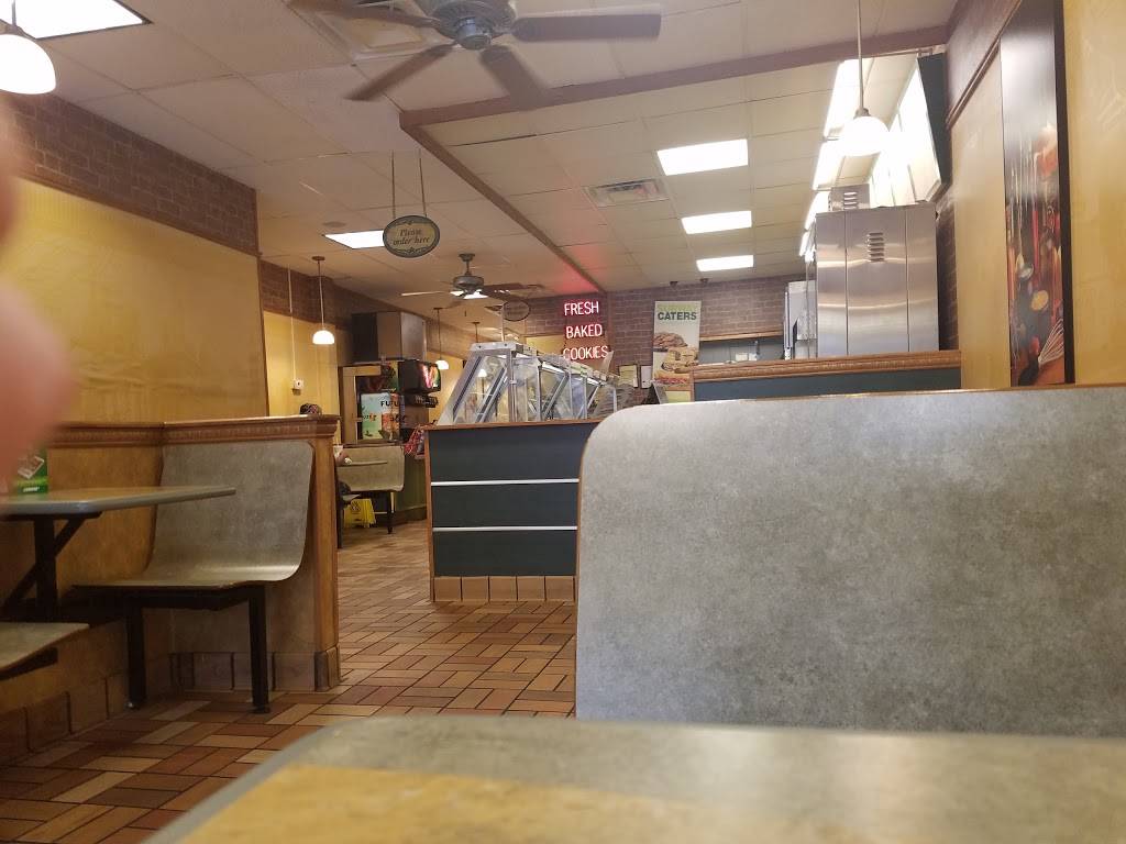 Subway Restaurants | restaurant | 25 Market Square, Knoxville, TN 37902, USA | 8655249446 OR +1 865-524-9446
