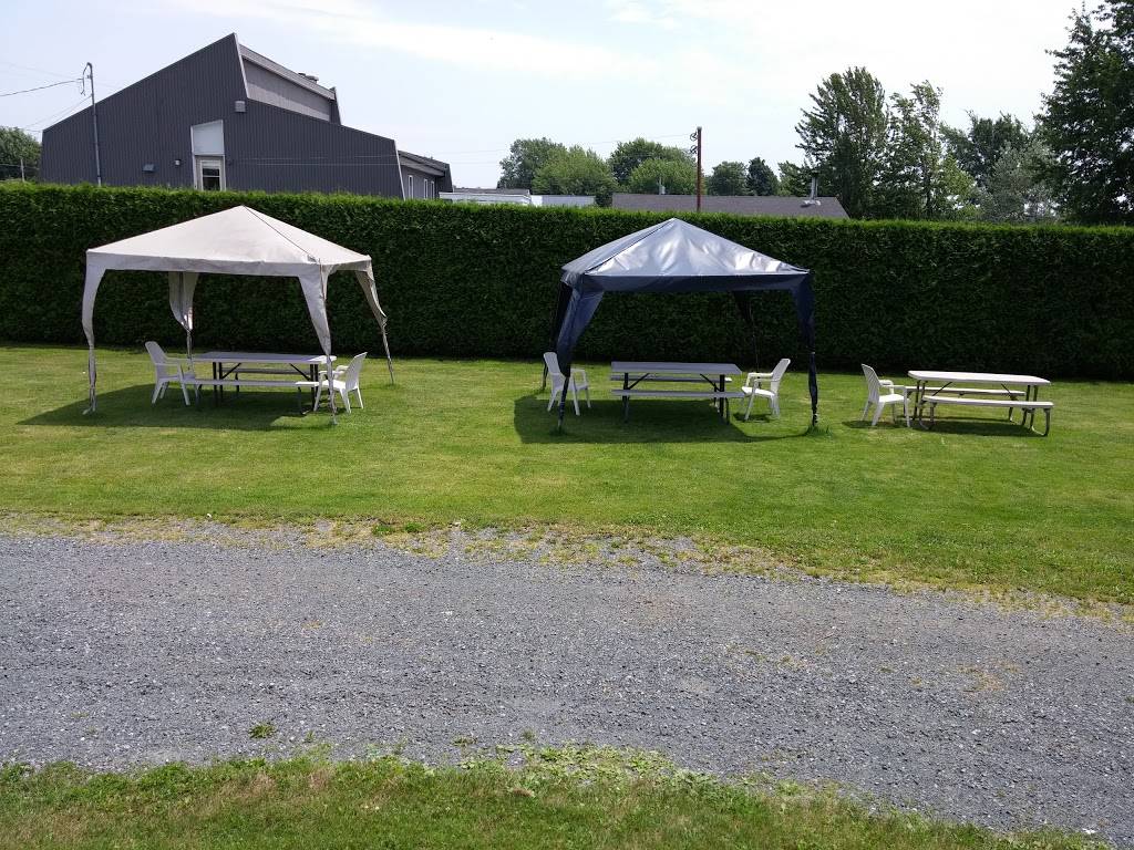 Restaurant La Braise Enr | restaurant | 2075 Route du Port, Nicolet, QC J3T 1N2, Canada | 8192936785 OR +1 819-293-6785