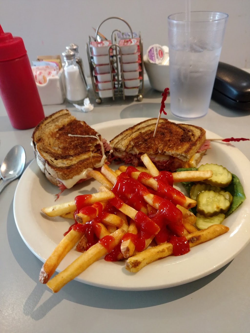 The Blue Plate Diner | restaurant | 3226 Main St, Barnstable, MA 02630, USA | 5083623302 OR +1 508-362-3302