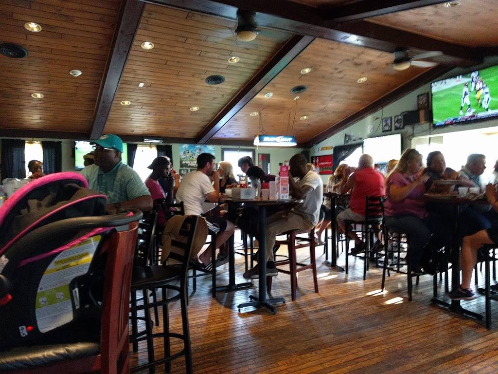 MicGinnys on the River | restaurant | 2246 E River Rd, Rochester, NY 14623, USA | 5852477770 OR +1 585-247-7770