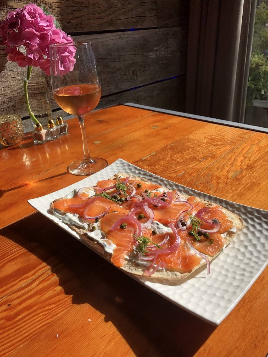 ESSI SF Restaurant & Wine Bar | restaurant | 3330 Steiner St, San Francisco, CA 94123, USA | 4156243588 OR +1 415-624-3588