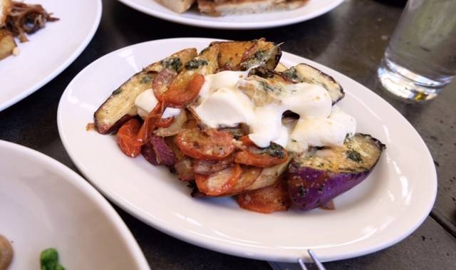 LIC Market | restaurant | 21-52 44th Dr, Long Island City, NY 11101, USA | 7183610013 OR +1 718-361-0013