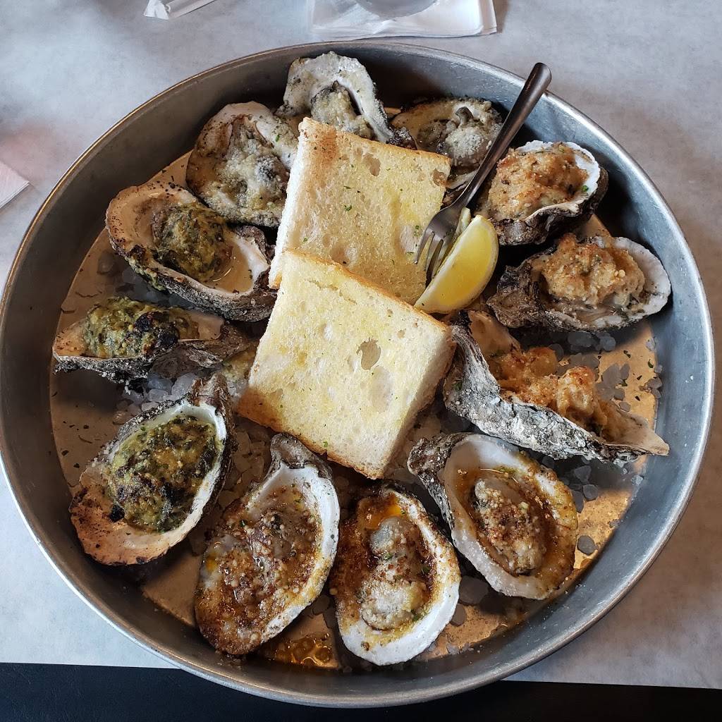 Half Shell Oyster House | restaurant | 70367 LA-21 Suite 100, Covington, LA 70433, USA | 9852764500 OR +1 985-276-4500
