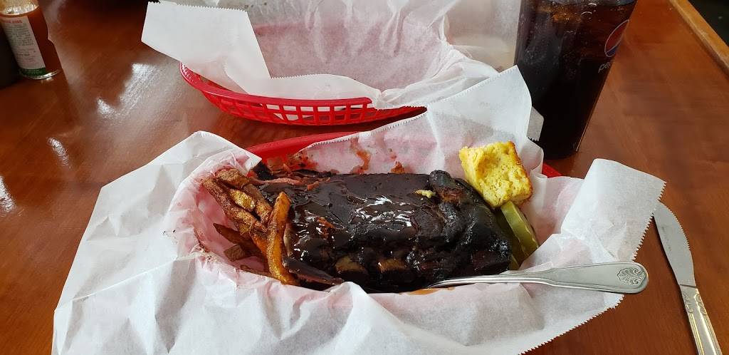 Porkys Place & Backyard BBQ | restaurant | 7404 Ethan Allen Hwy, New Haven, VT 05472, USA | 8028772600 OR +1 802-877-2600