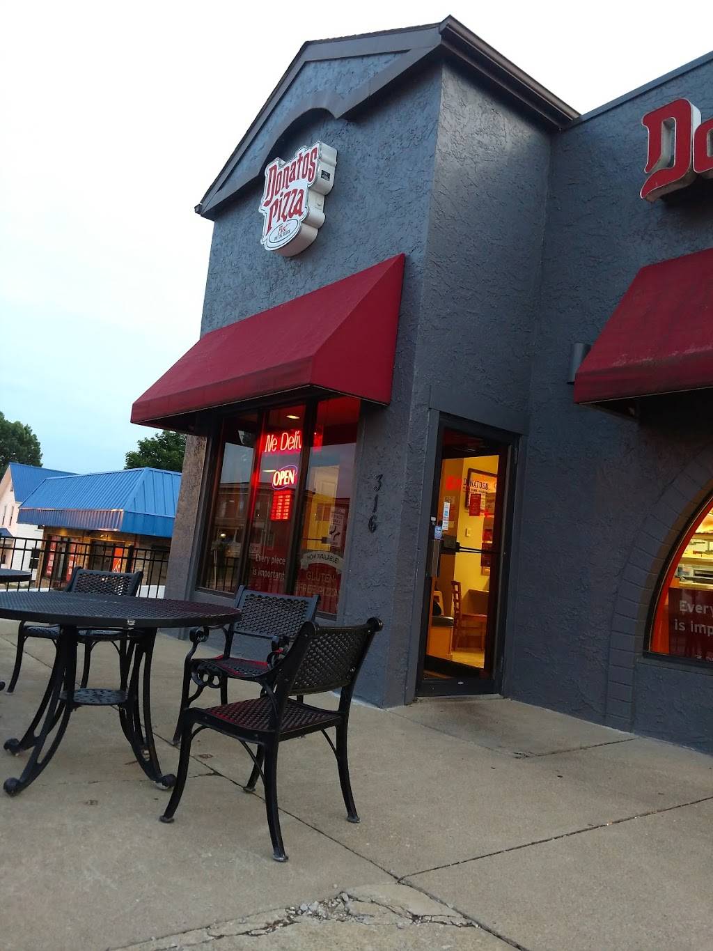 Donatos Pizza | restaurant | 316 Beall Ave, Wooster, OH 44691, USA | 3302634724 OR +1 330-263-4724