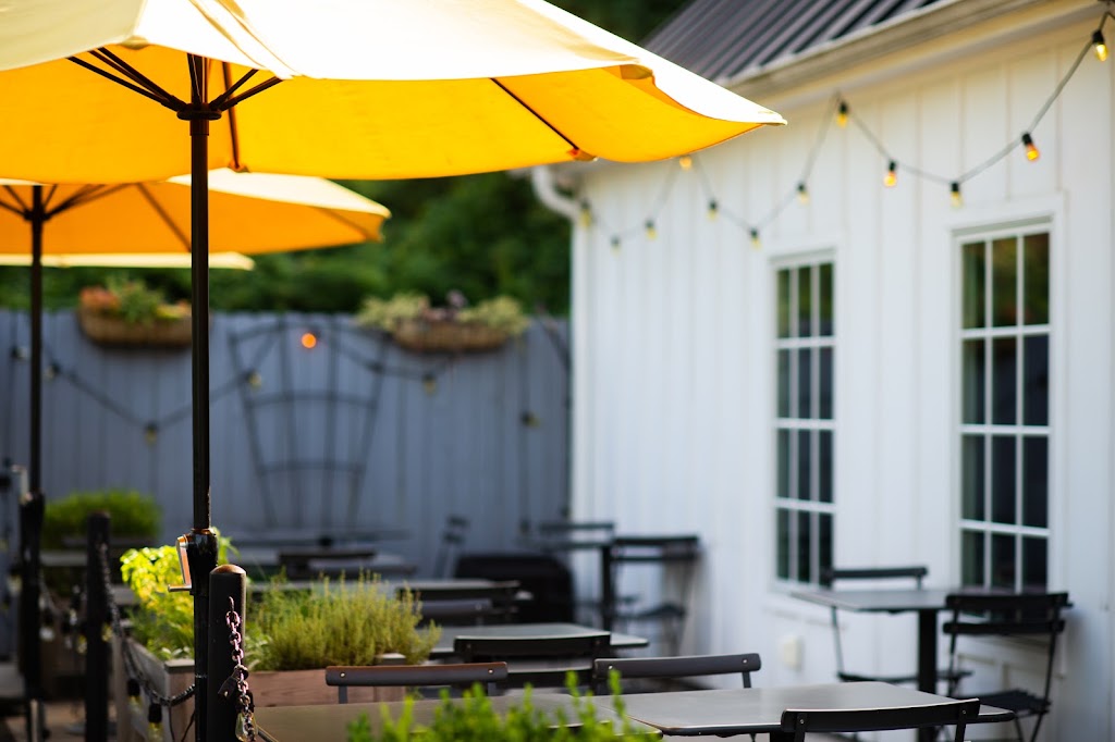 Ivy Provisions | restaurant | 2206 Ivy Rd, Charlottesville, VA 22903, USA | 4342021308 OR +1 434-202-1308