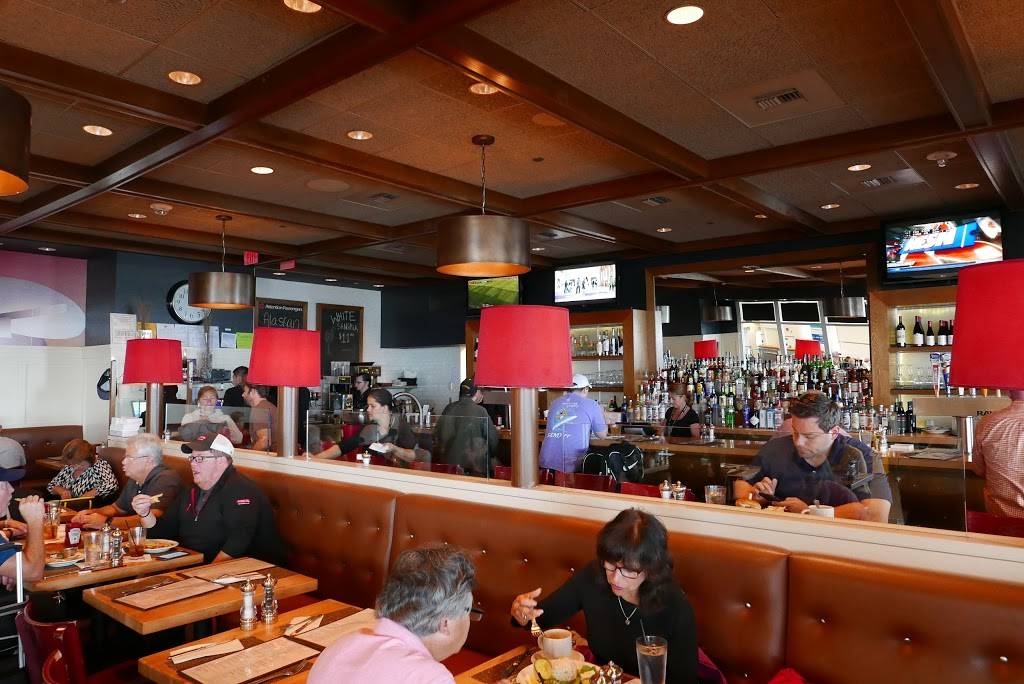 Legal Test Kitchen | restaurant | 1 Harborside Dr, Boston, MA 02128, USA | 6175681888 OR +1 617-568-1888