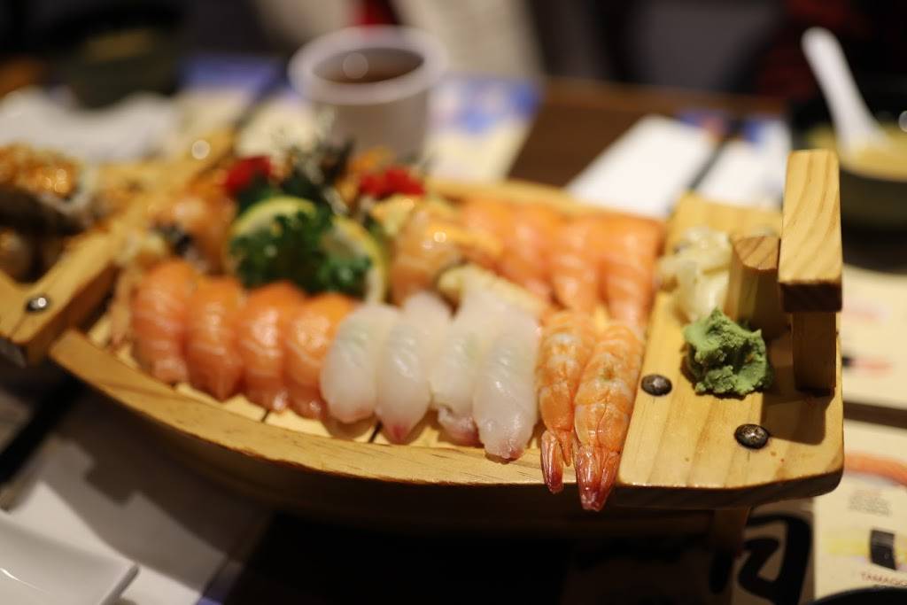 Sakura Sushi | restaurant | 7010 Warden Ave, Markham, ON L3R 5Y3, Canada | 9053070401 OR +1 905-307-0401