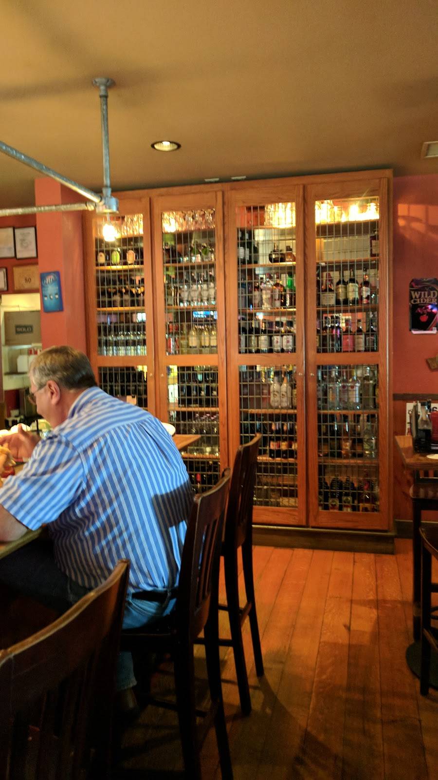 McGraffs American Grill | restaurant | 1602 E Eisenhower Blvd, Loveland, CO 80537, USA | 9706698847 OR +1 970-669-8847