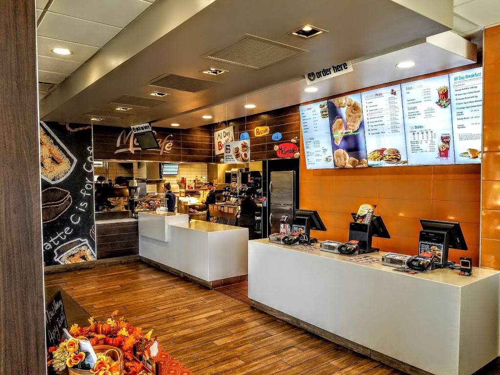 McDonalds | cafe | 3 W Veterans Pky, Yorkville, IL 60560, USA | 6305539393 OR +1 630-553-9393