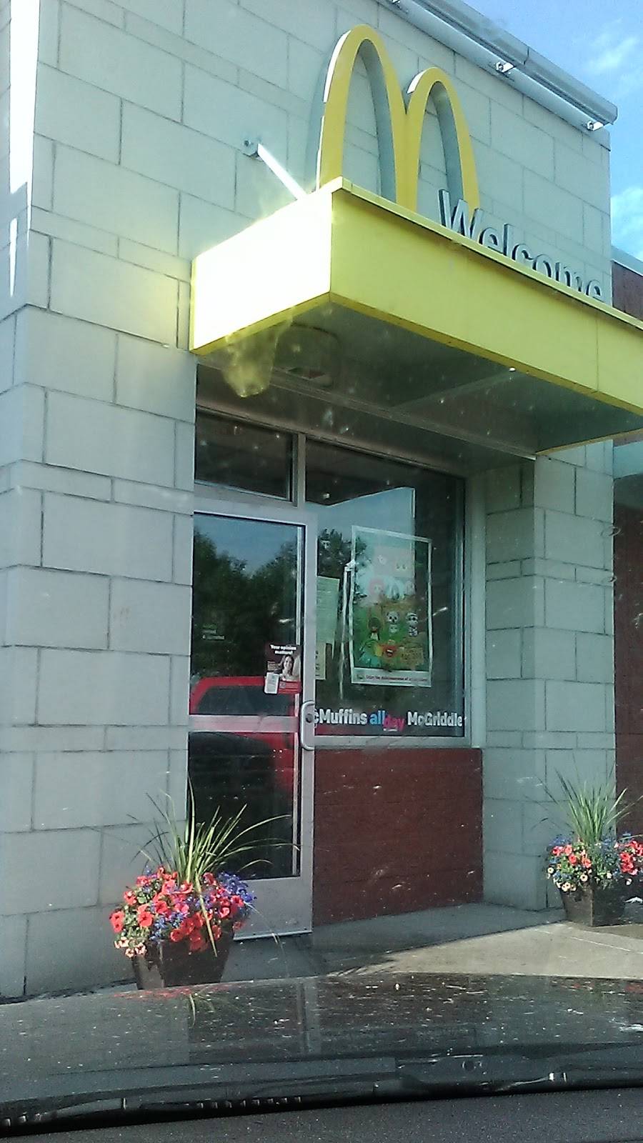 McDonalds | cafe | 925 S Ortonville Rd, Ortonville, MI 48462, USA | 2486276225 OR +1 248-627-6225