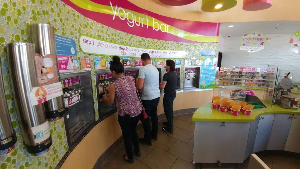 Menchies Frozen Yogurt | bakery | 9201 Winnetka Ave Ste E, Chatsworth, CA 91311, USA | 8187178128 OR +1 818-717-8128