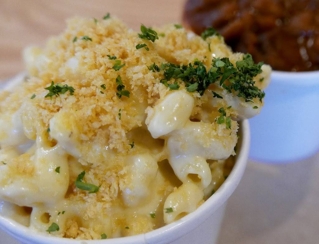 Pink Pig BBQ | restaurant | 35 Narragansett Ave, Jamestown, RI 02835, USA | 4012973258 OR +1 401-297-3258