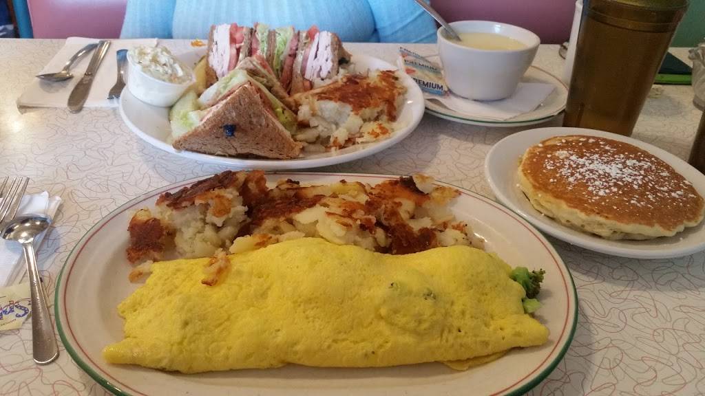 Cafe Calbay | restaurant | 24 W Burlington Ave, La Grange, IL 60525, USA | 7083522787 OR +1 708-352-2787